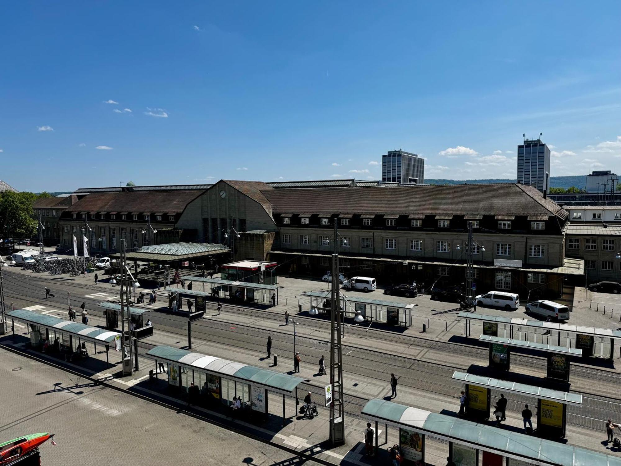 #Centralstation #130Qm Hauptbahnhof #Netflix Karlsruhe Exteriör bild